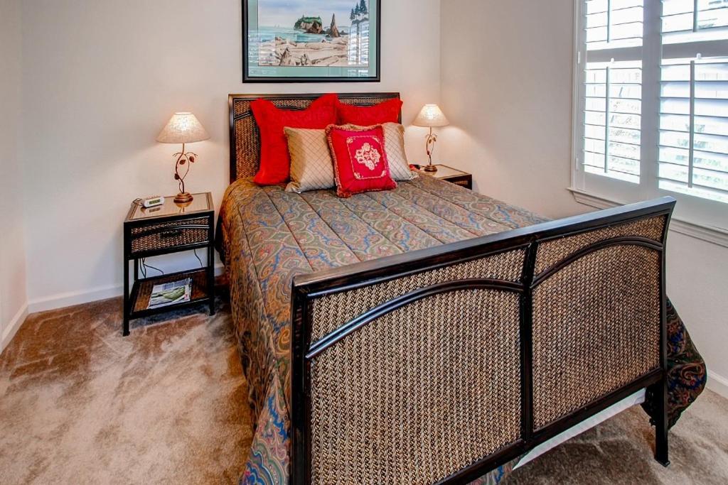 Serene Bungalow-Style Home In Point Reyes Station! エクステリア 写真